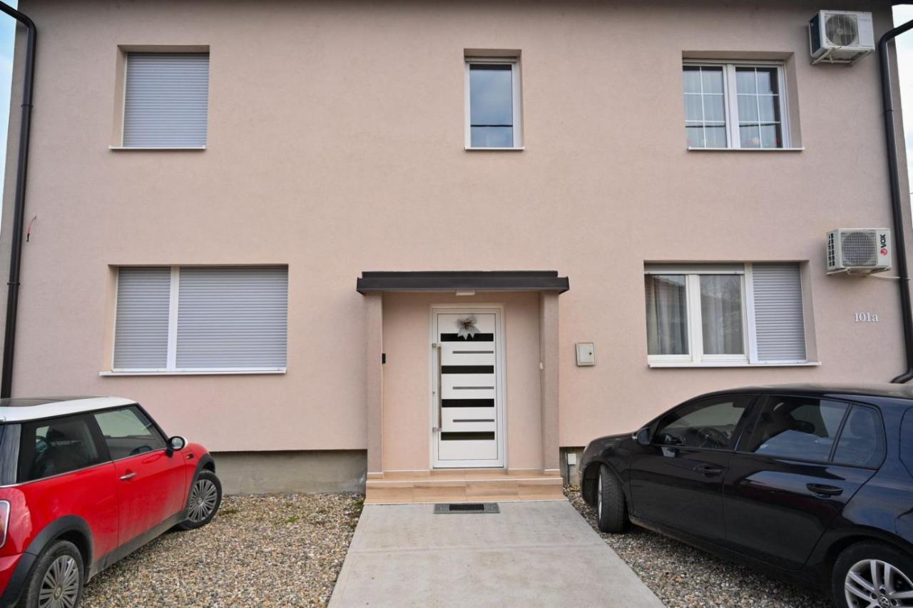 Studio apartmani Emili apartman br 2 Bijeljina Bagian luar foto